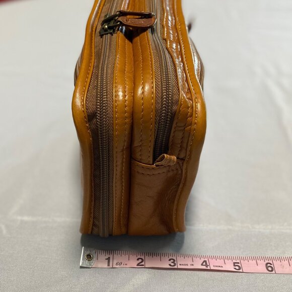 Land Leather Wristlet Wallet With Multiple Compartments & Zippers - Picture 4 of 7